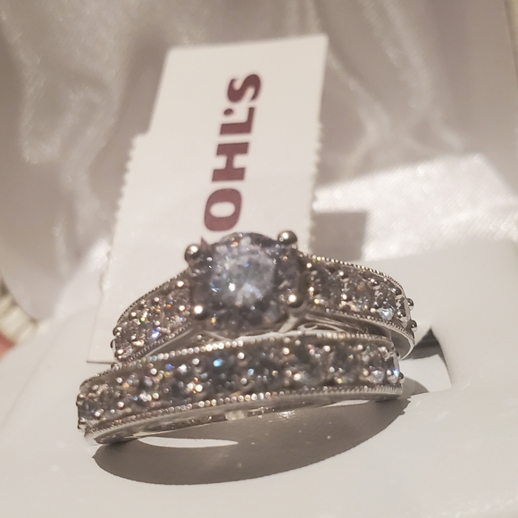 Zirconia ring set. Size 7 - Picture 8 of 9